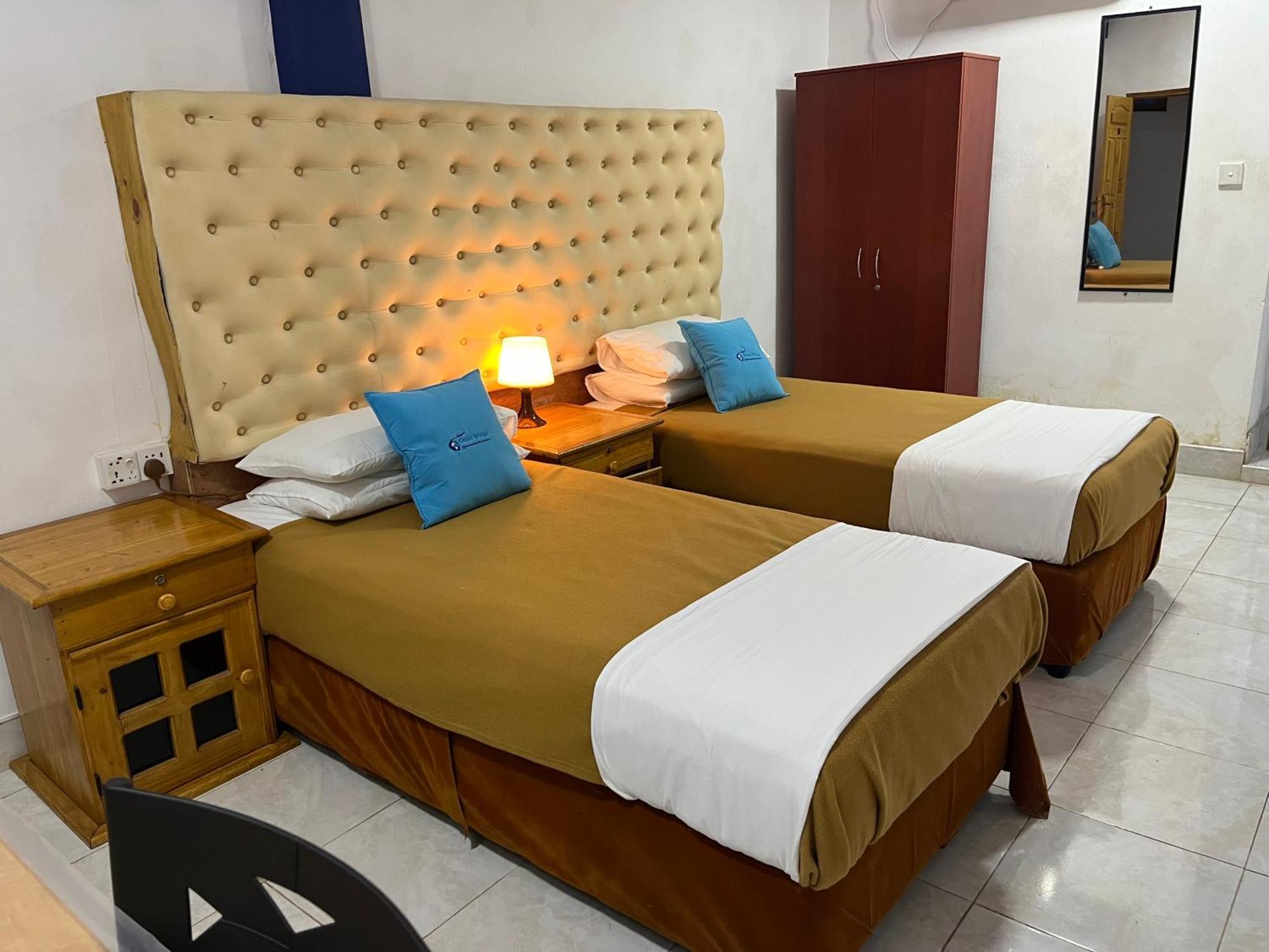 Oasis Wings Hotel Mannar Esterno foto