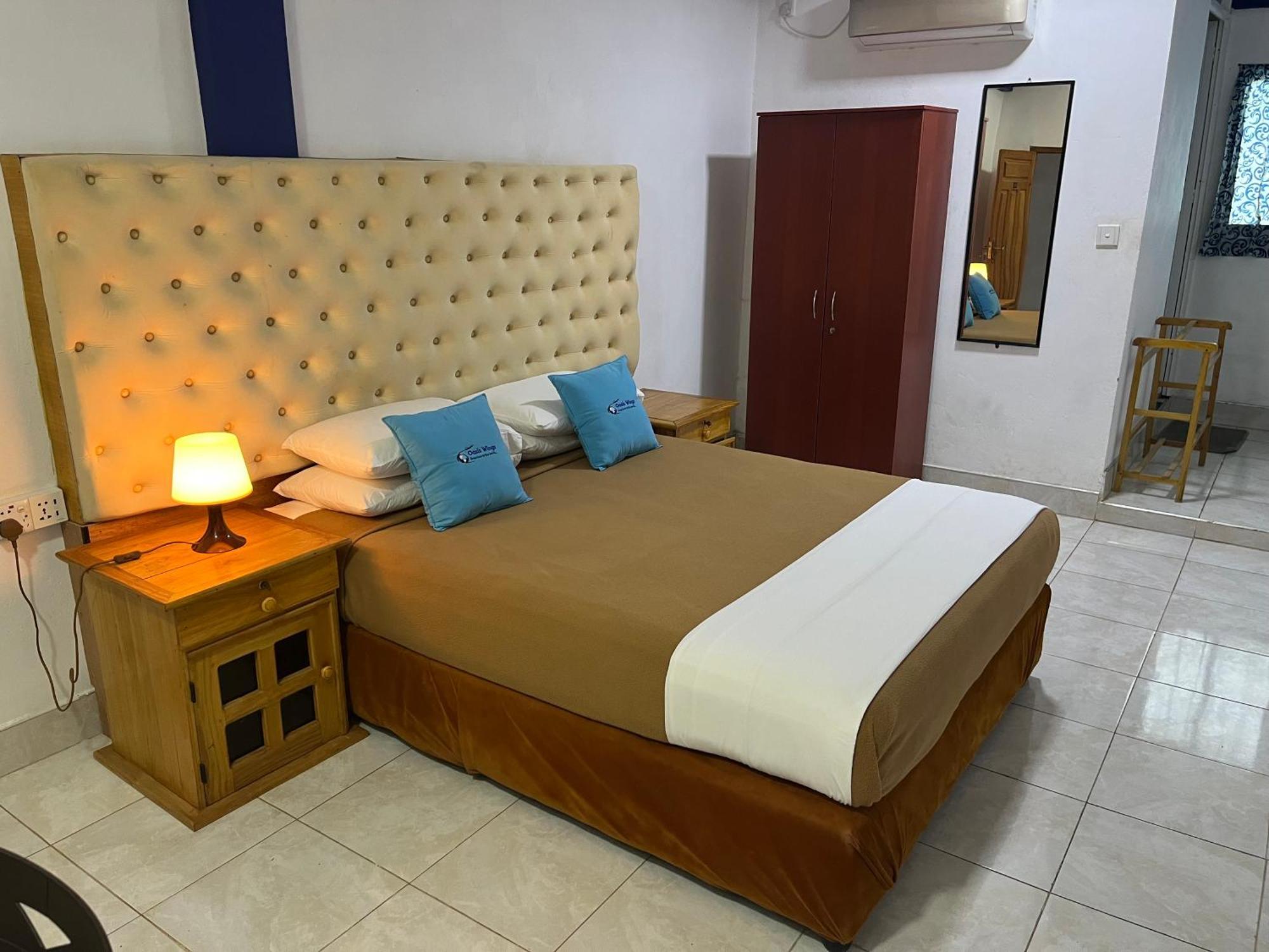 Oasis Wings Hotel Mannar Esterno foto