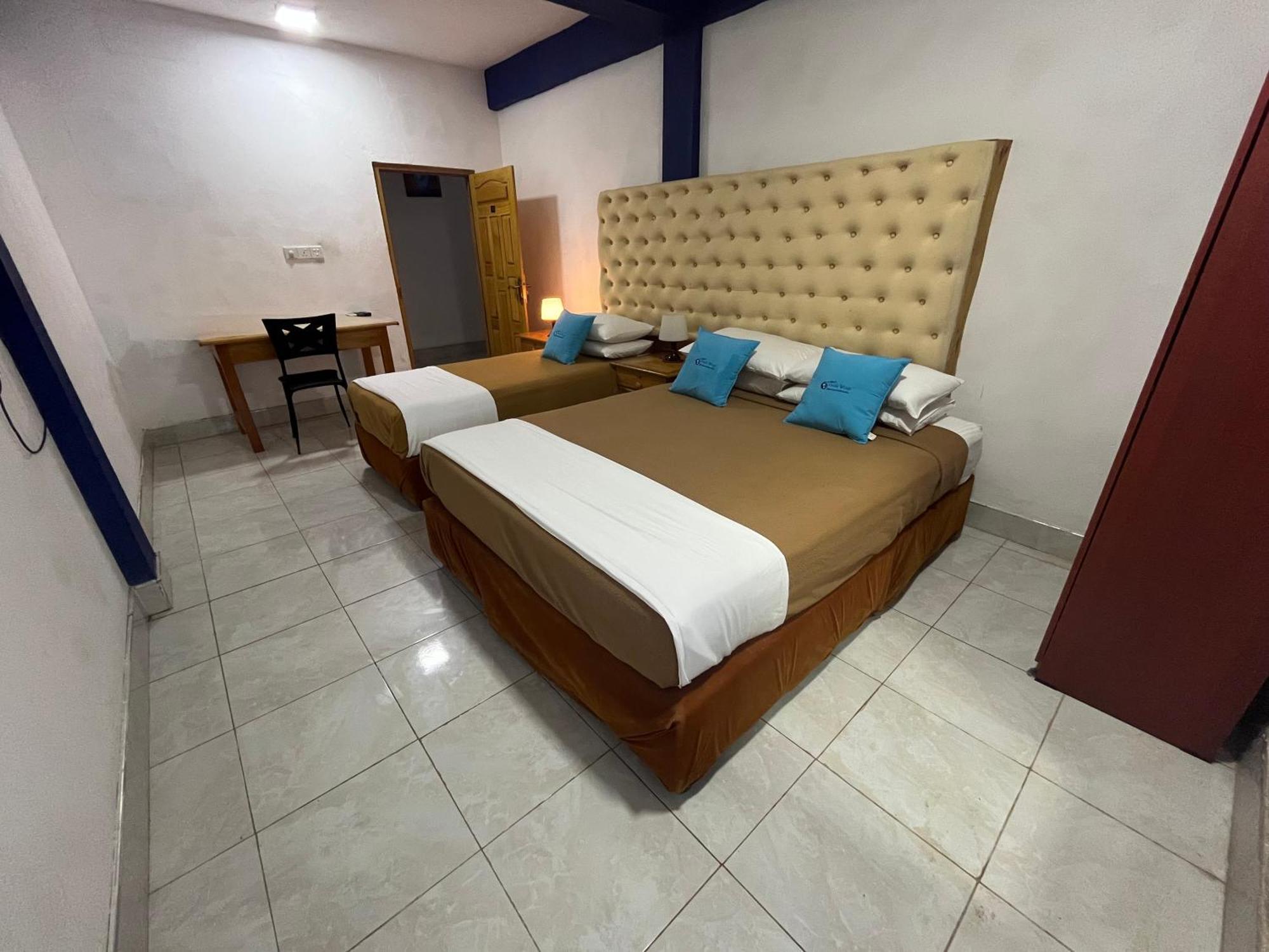 Oasis Wings Hotel Mannar Esterno foto