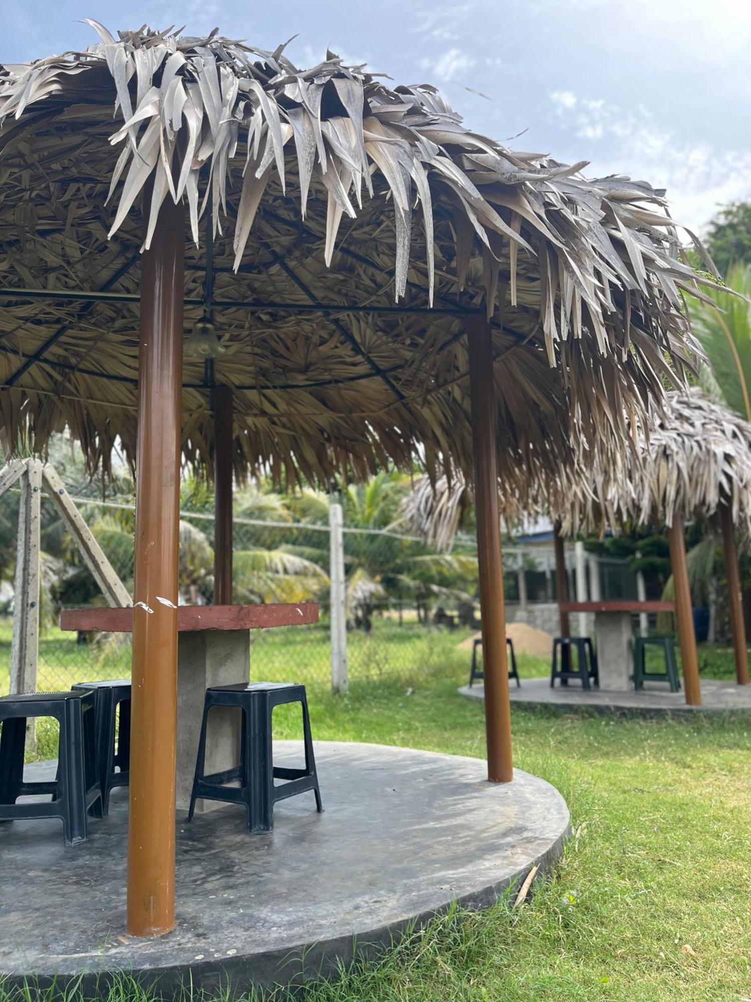 Oasis Wings Hotel Mannar Esterno foto