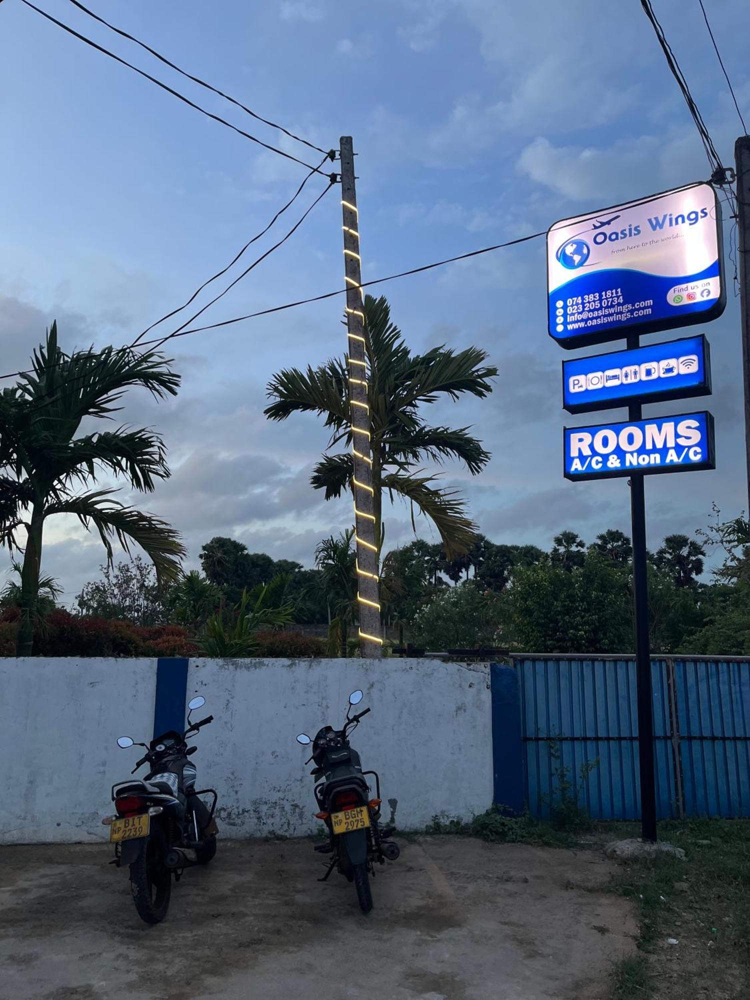 Oasis Wings Hotel Mannar Esterno foto