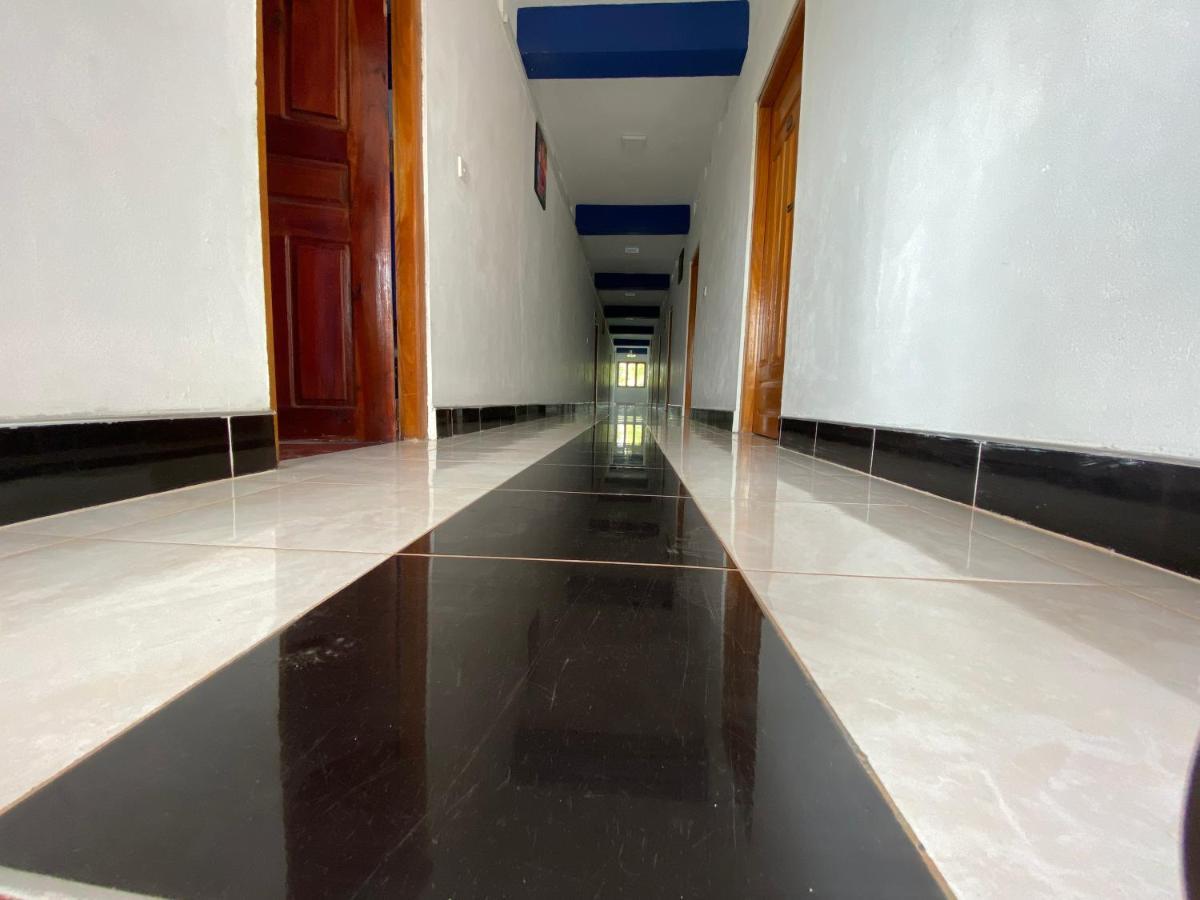 Oasis Wings Hotel Mannar Esterno foto